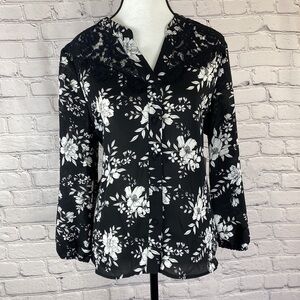 Ellen Tracy Black & White Floral Lace Long Sleeved Blouse Medium Lace Detail NEW